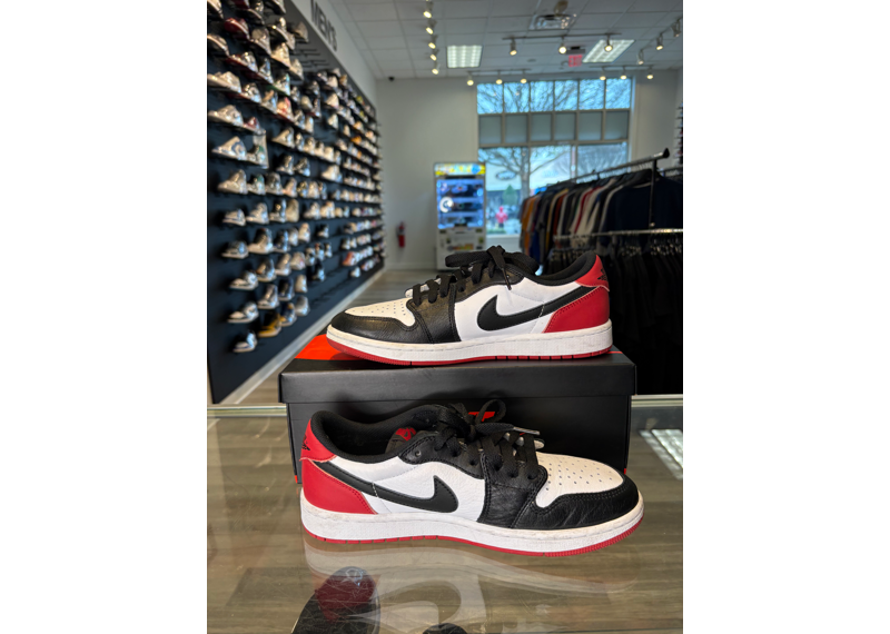 Air Jordan 1 Retro Low OG Black Toe 2023 - Used