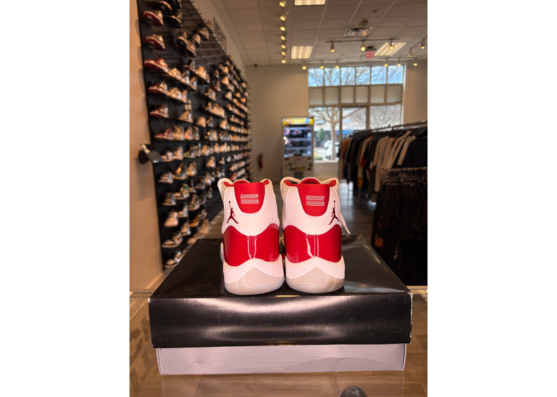Air Jordan 11 Retro Cherry - USED