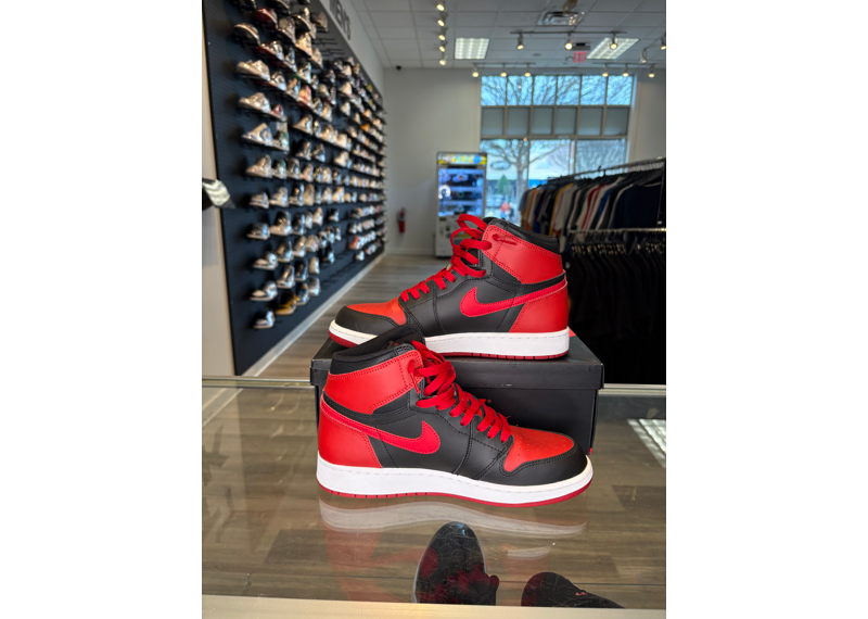 Air Jordan 1 Retro High OG GS Bred 2016 - USED