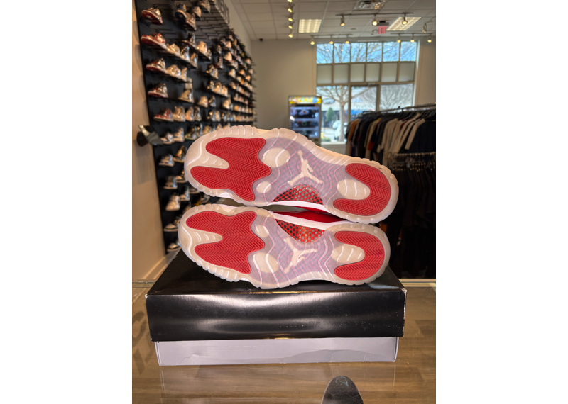 Air Jordan 11 Retro Cherry - USED