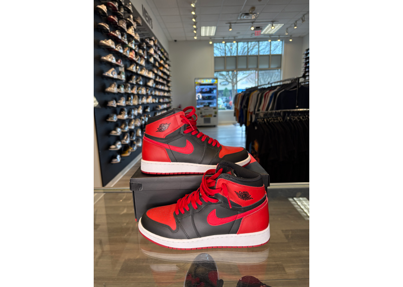 Air Jordan 1 Retro High OG GS Bred 2016 - USED