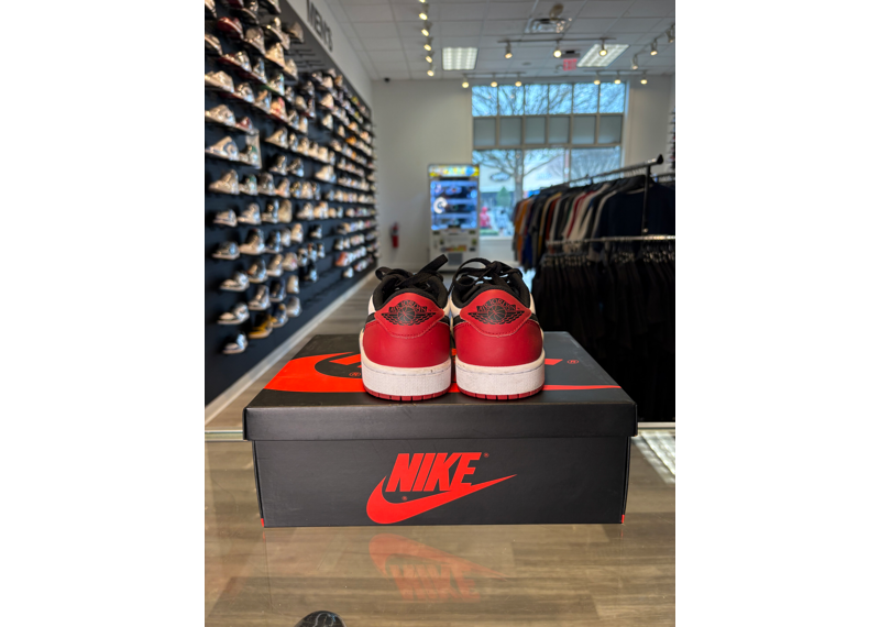 Air Jordan 1 Retro Low OG Black Toe 2023 - Used