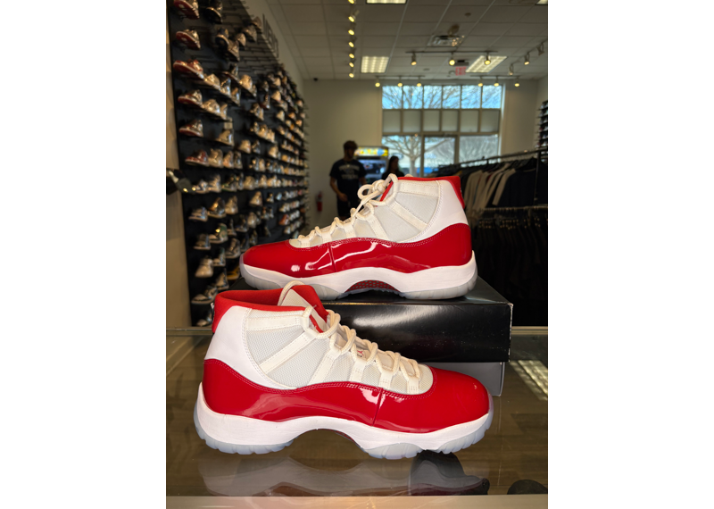 Air Jordan 11 Retro Cherry - USED