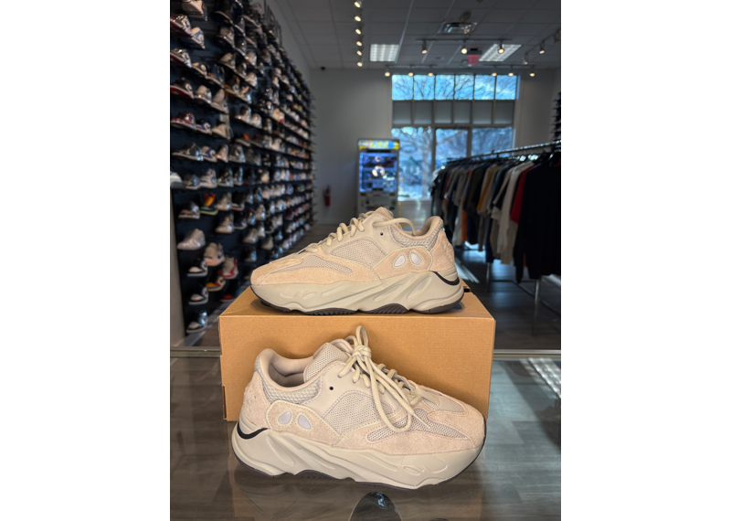 Yeezy Boost 700 Salt - USED