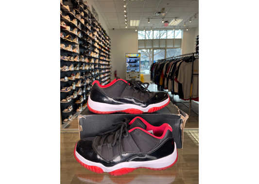 Jordan 11 Retro Low Bred - USED
