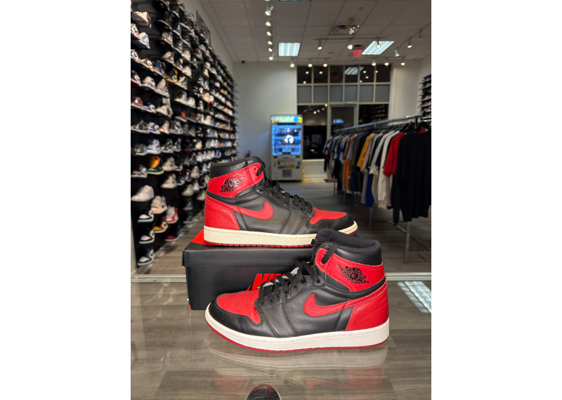 Air Jordan 1 Retro High OG Banned 2016 - Used