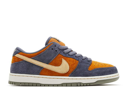 Dunk Low SB Light Carbon Monarch